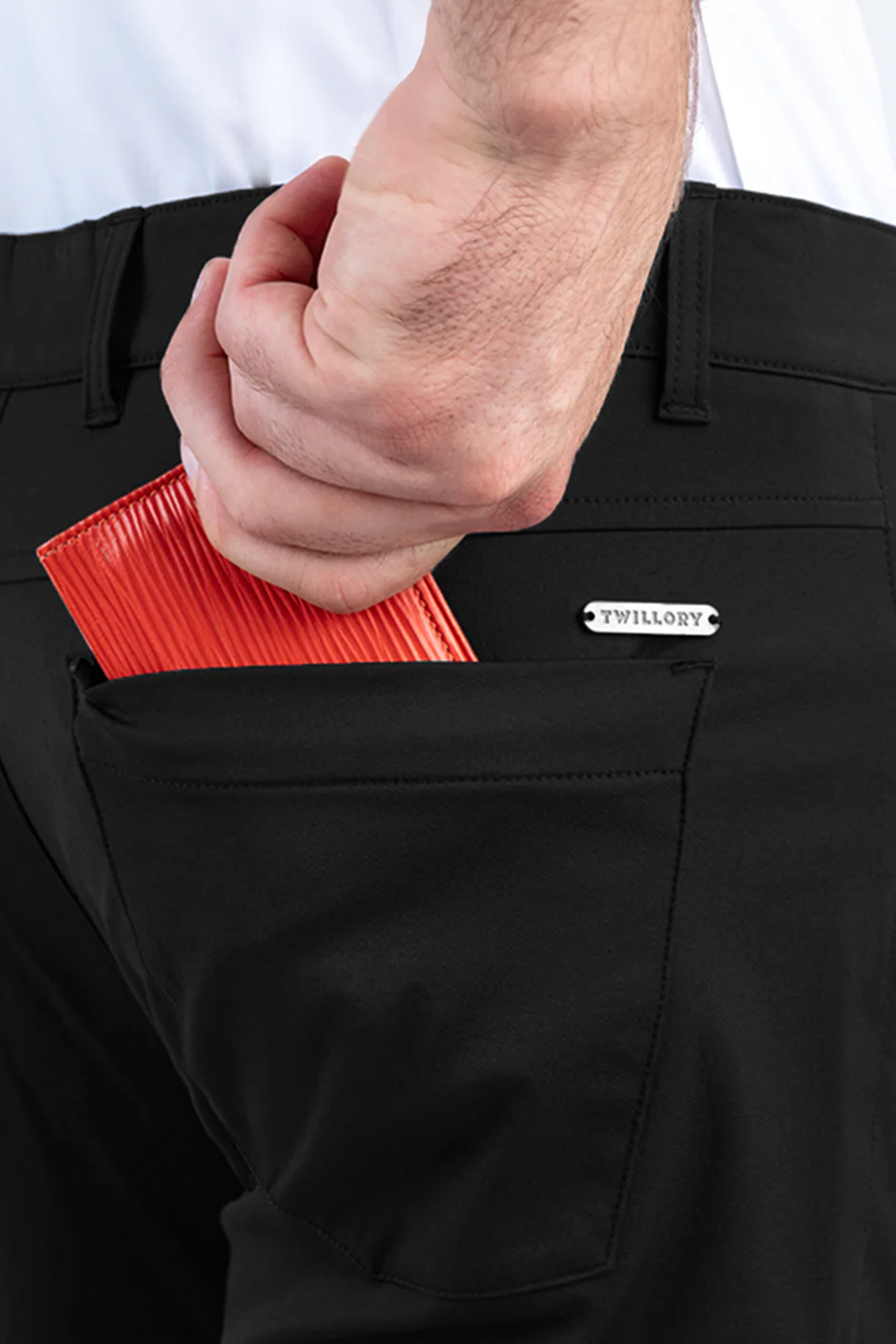 BLACK_PFP008_D_2025.png