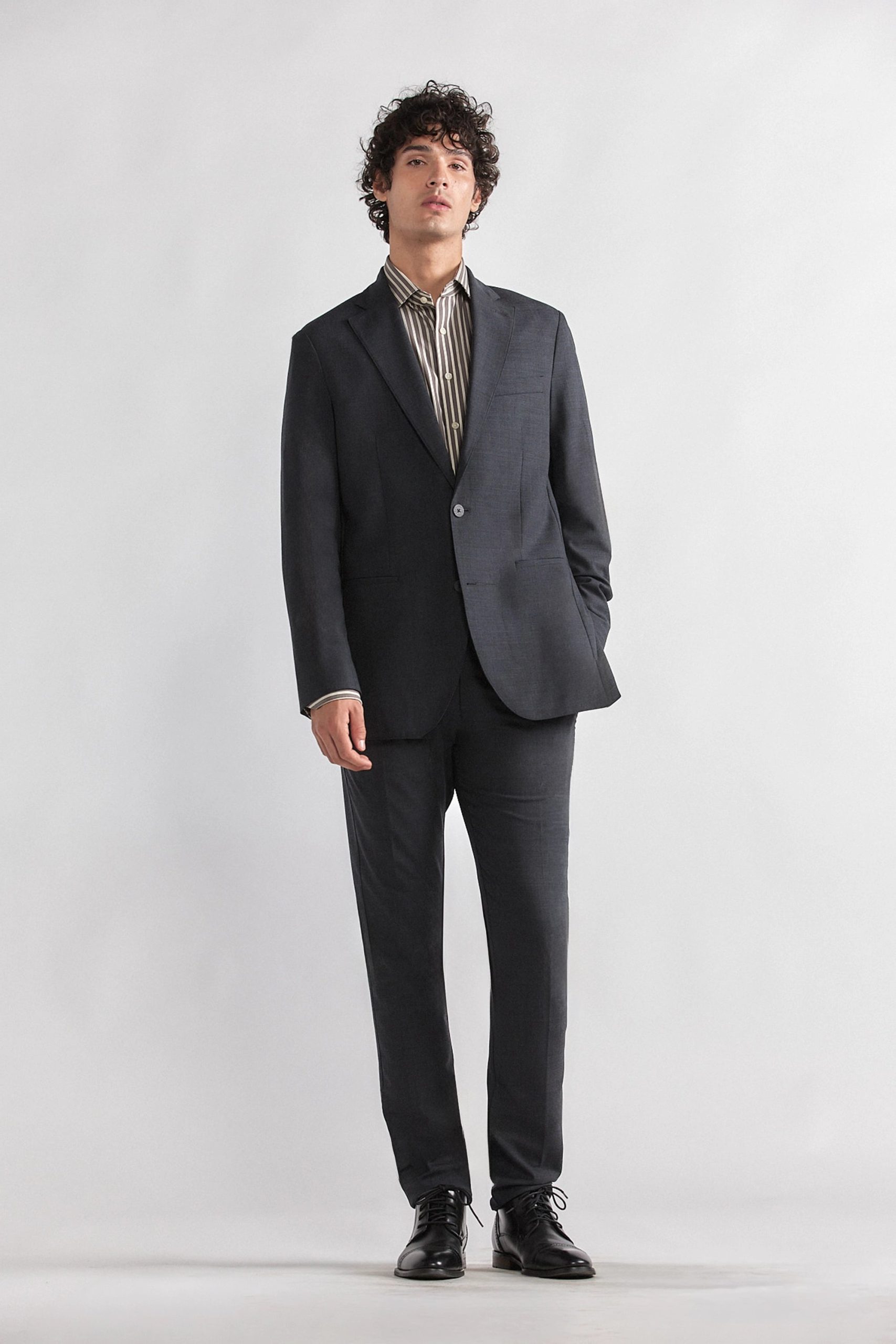 Grey-Wool-Blazer-26.5_2f0e8439-e05a-4ee0-a667-33b39c4849ed.jpg