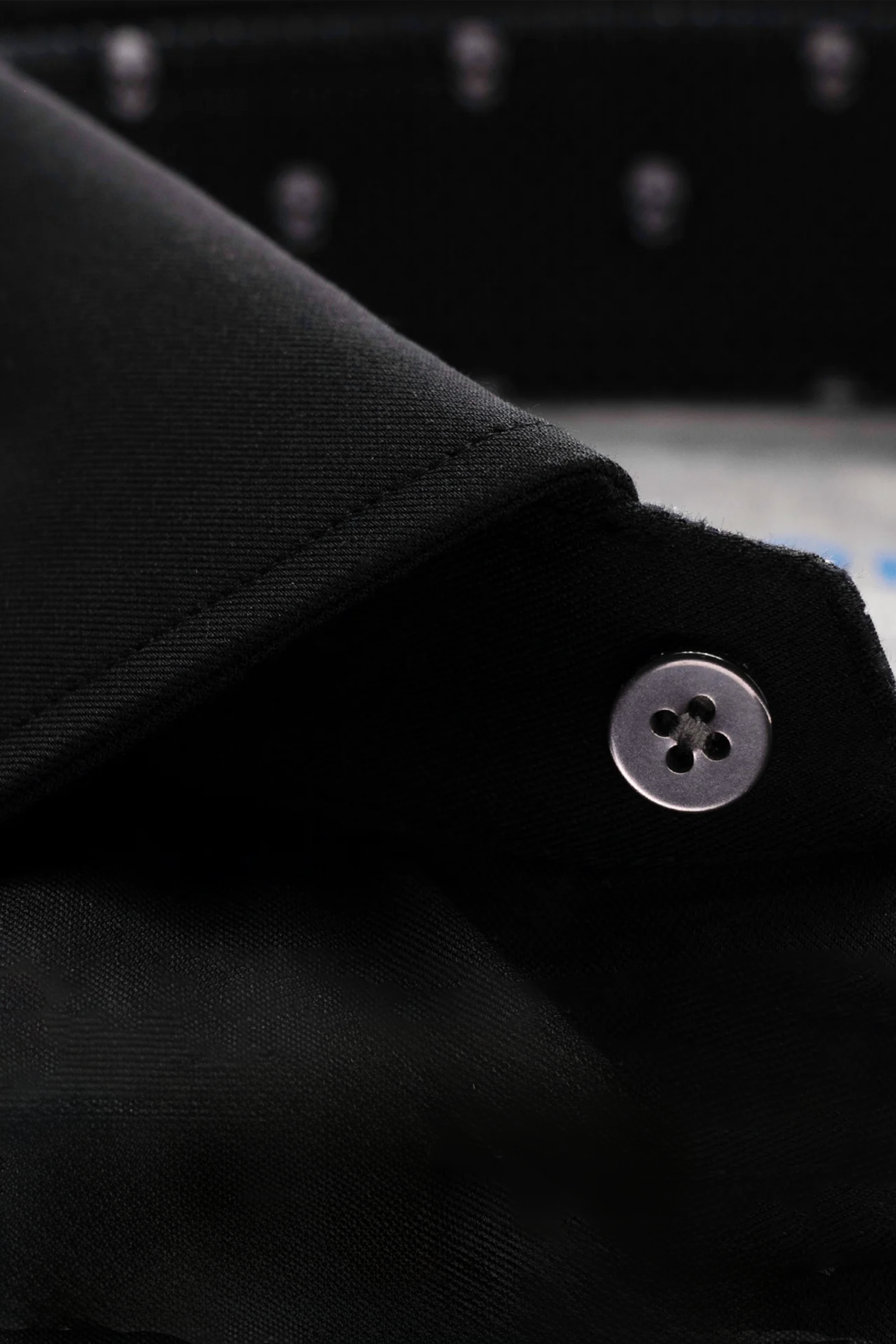 Leader-Contrast-Black-Skull-1.png