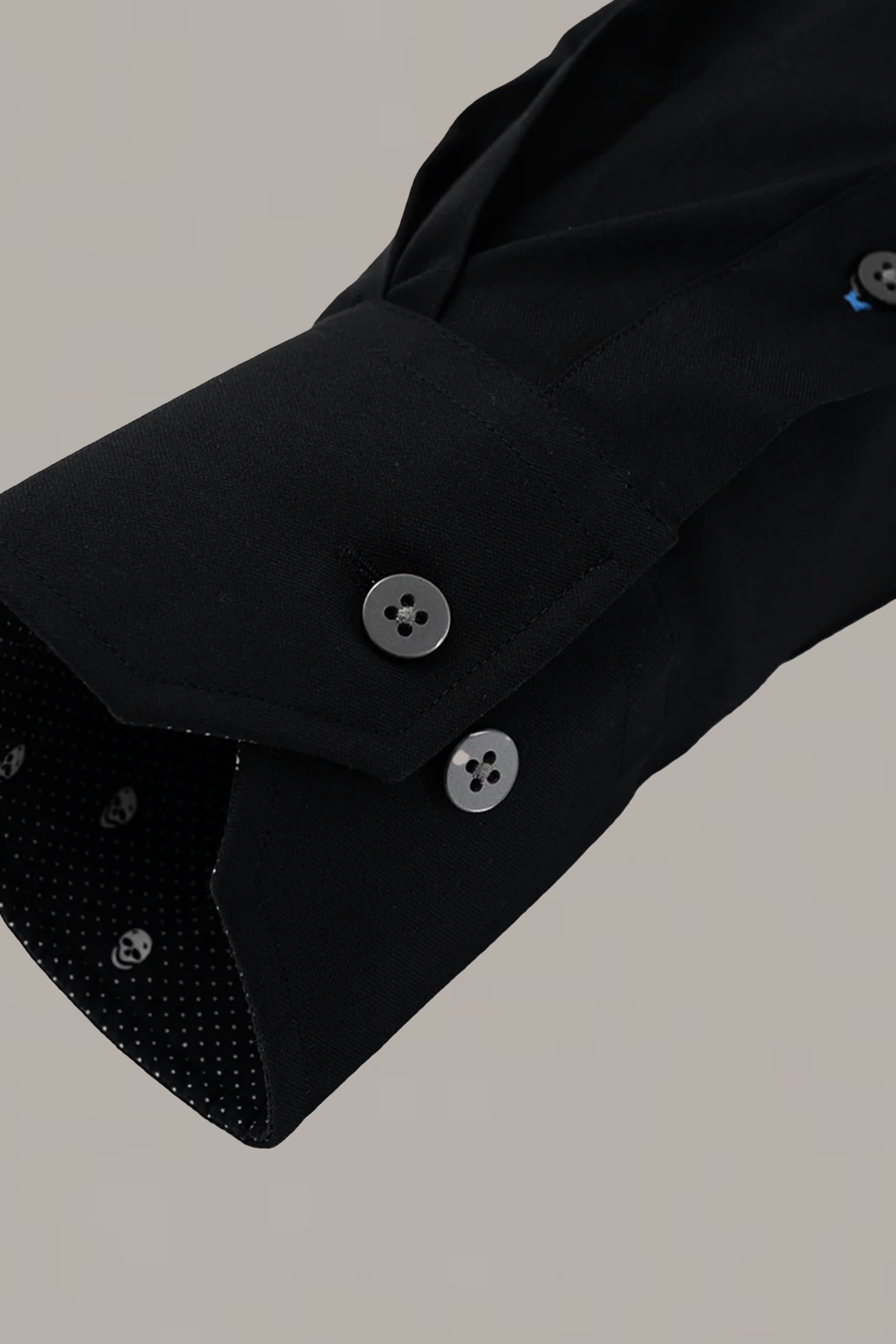 Leader-Contrast-Black-Skull-4.png