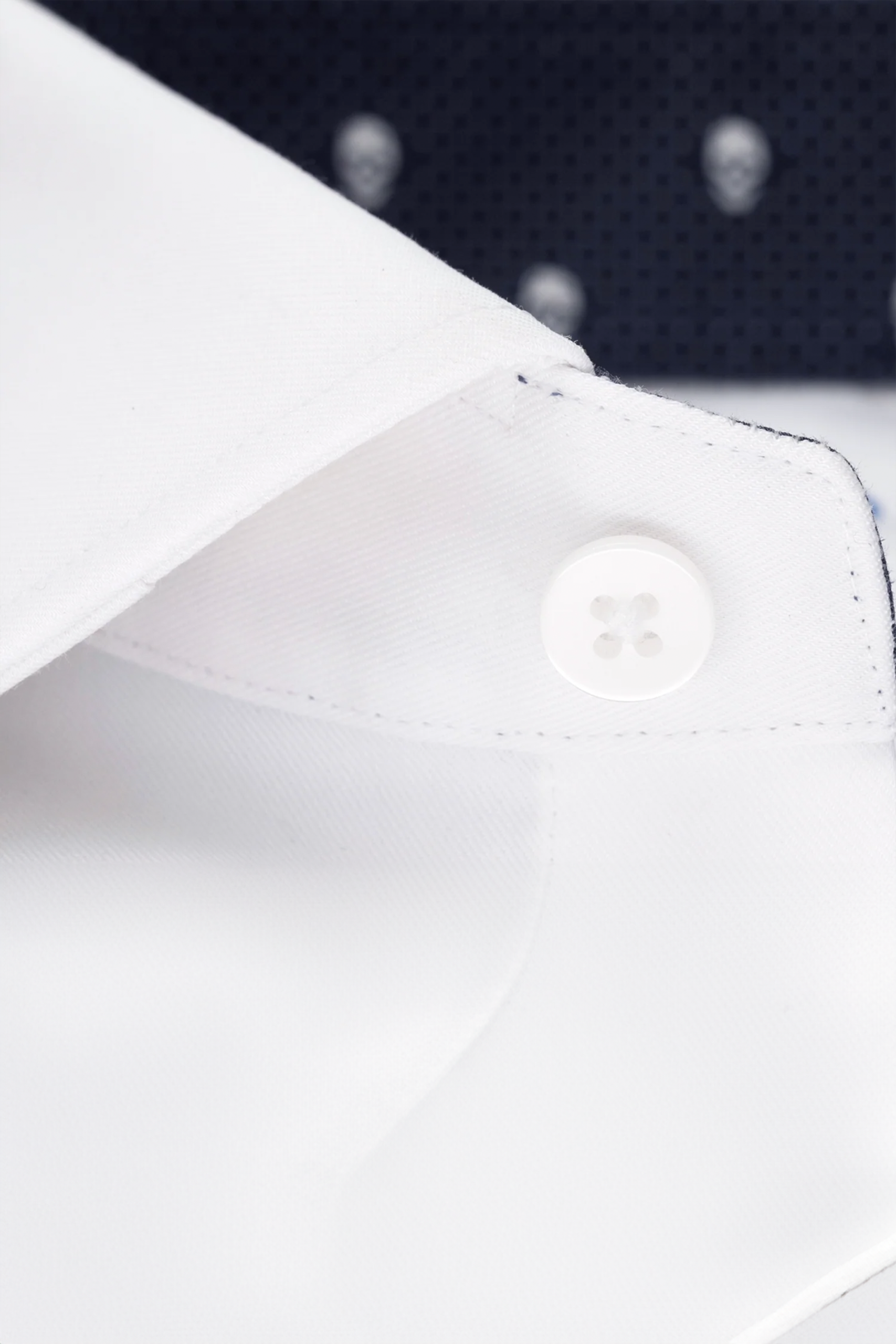 Leader-Contrast-Navy-Skull-2.png