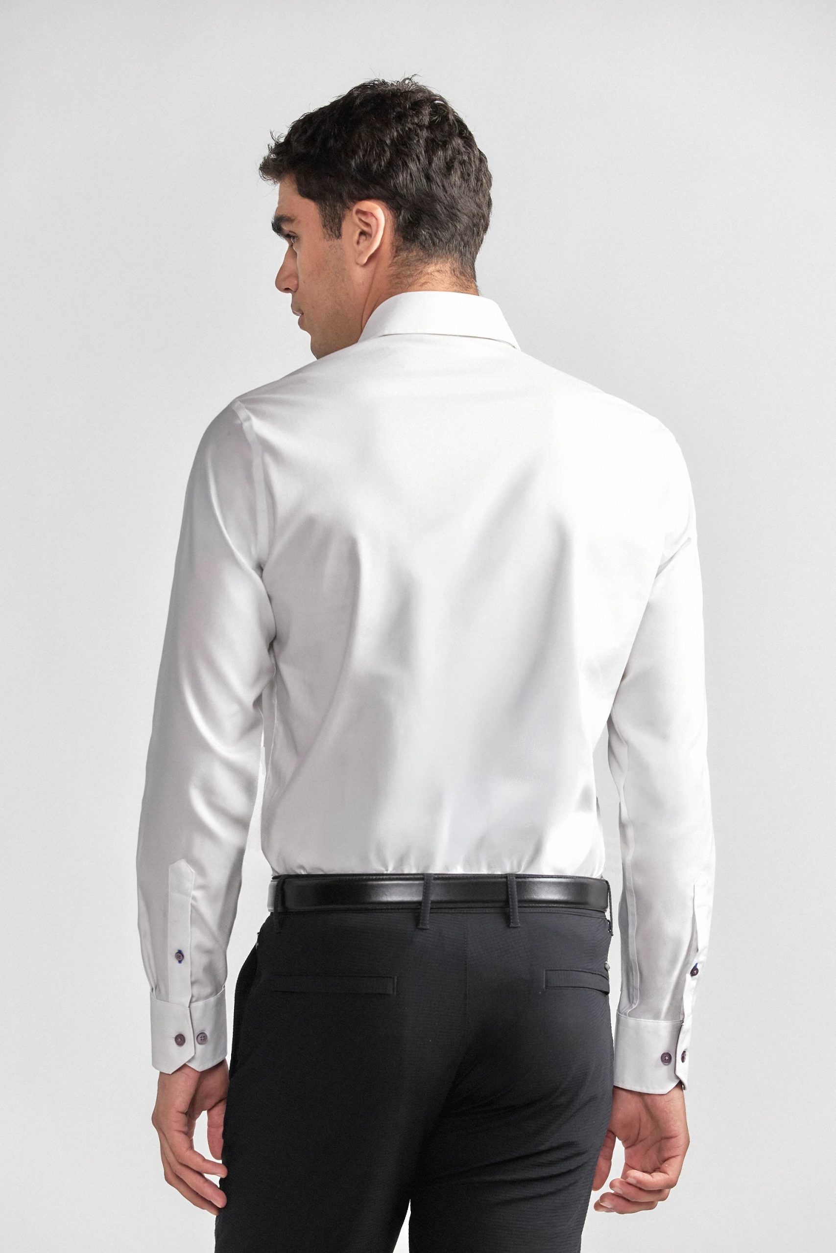 Leader-White-Purple-Buttons-Back-26.1.jpg