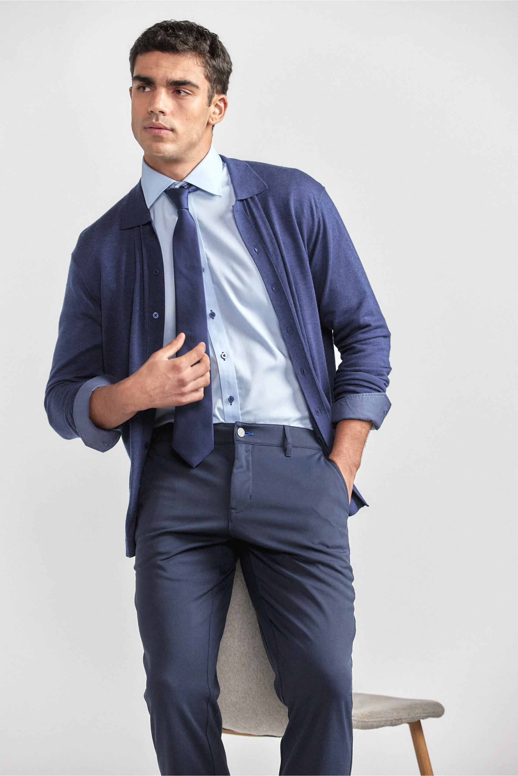 Lightweight-Cashmere-ButtonDown-Navy-Creative-26.1.png