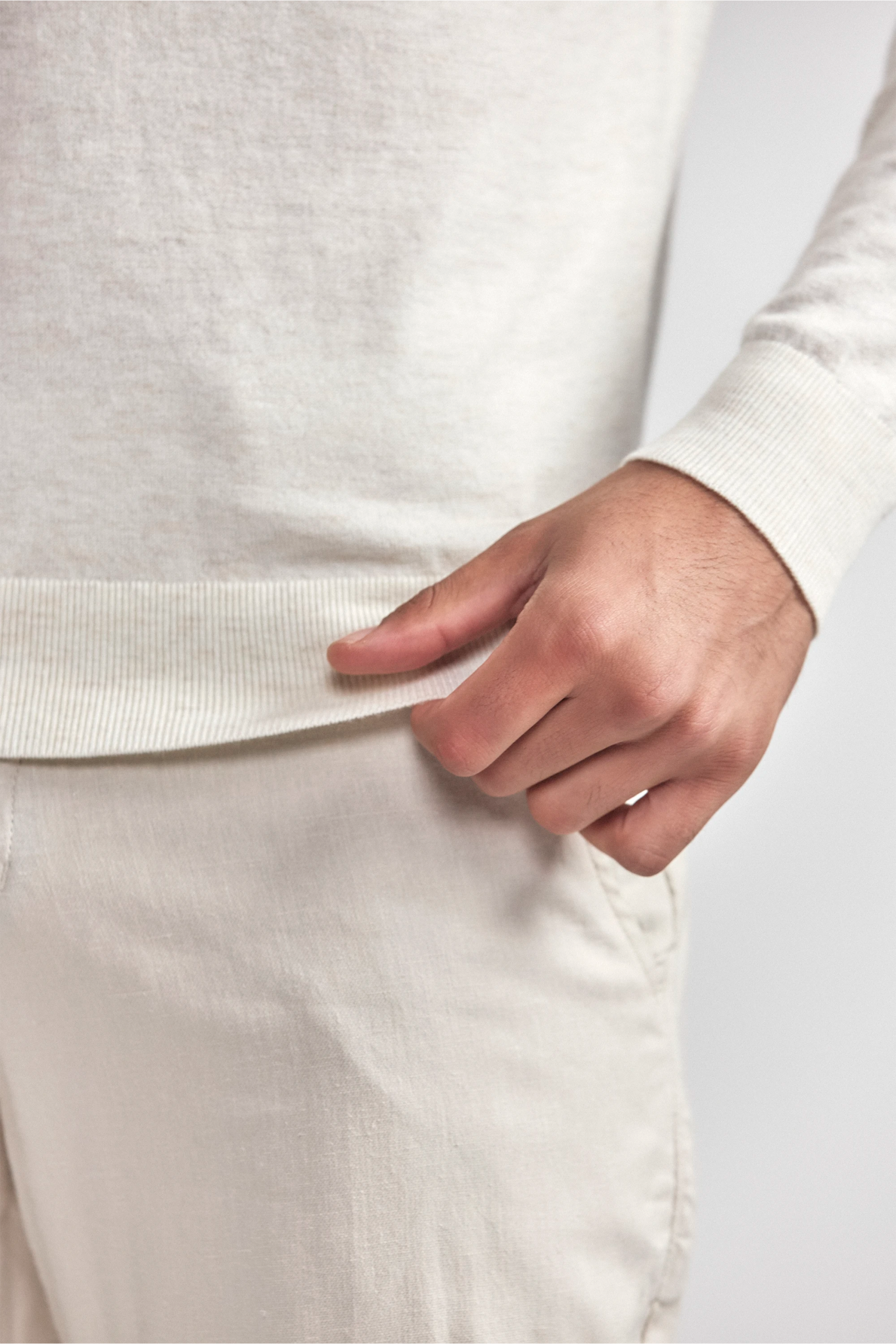 Lightweight-Cashmere-Polo-HeatherIvory-Detail-26.1.png