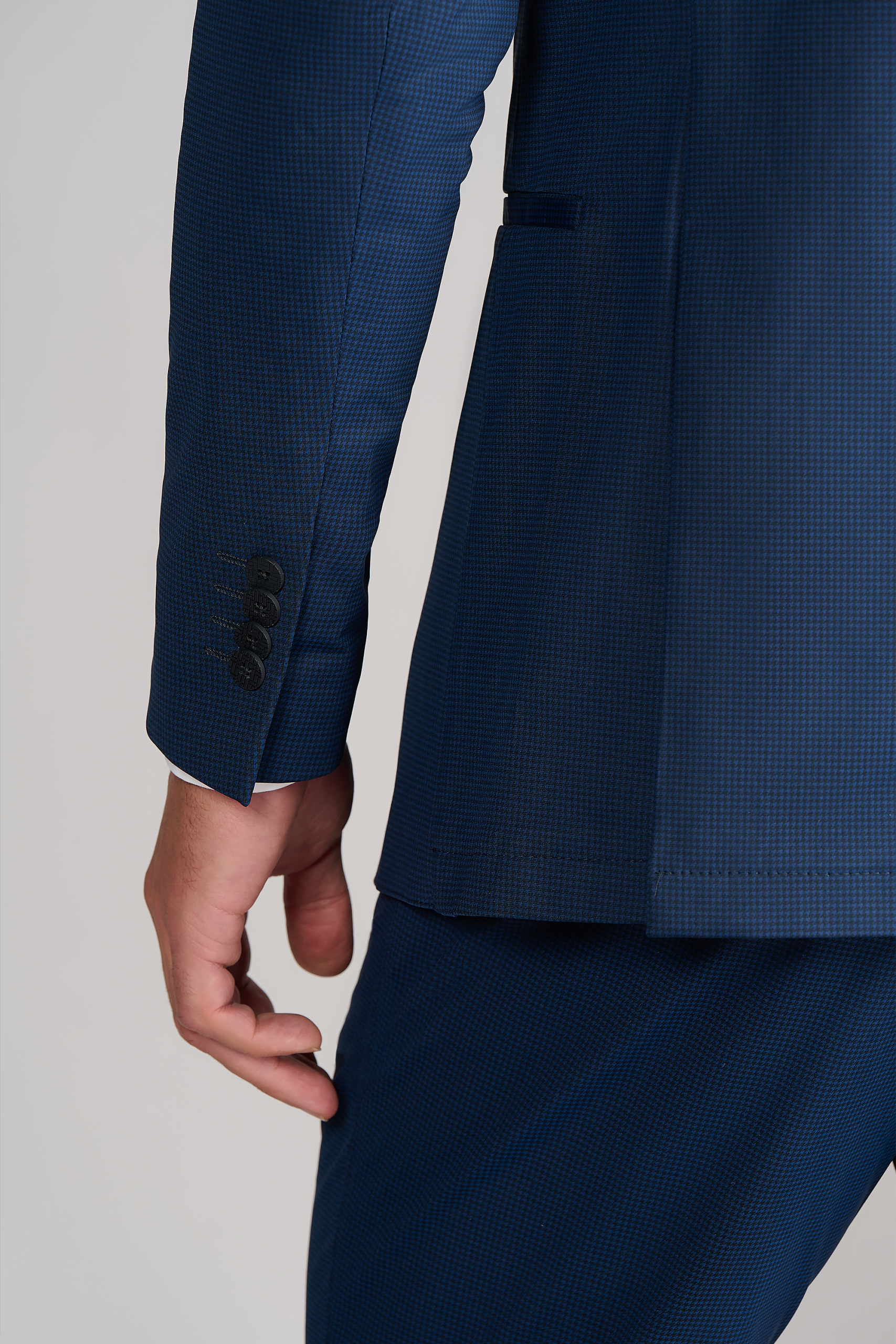 Navy_Houndstooth_BZR025_D2_2025.png