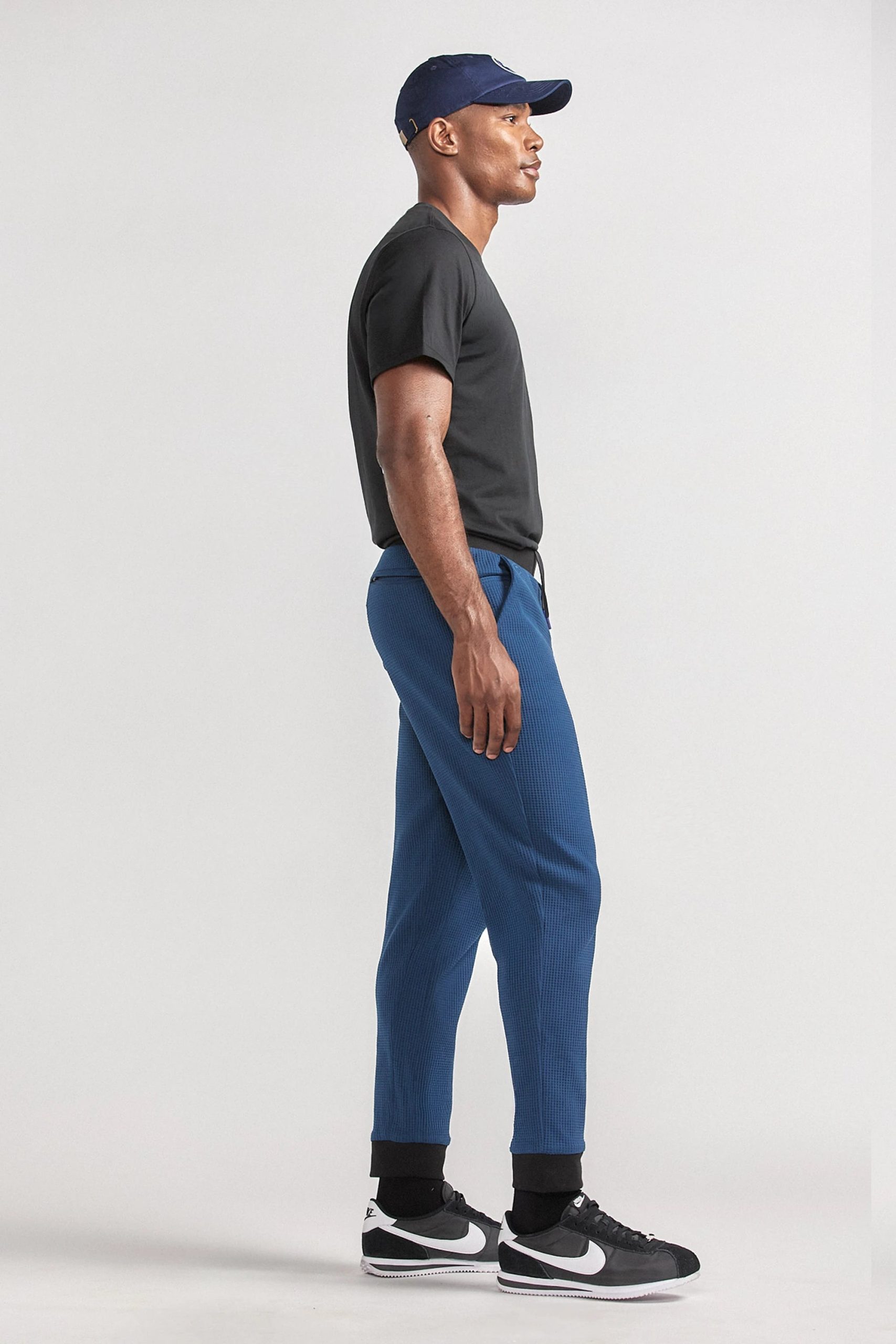 Waffle-Joggers-Ocean-Fullbody-Side-26.1.jpg