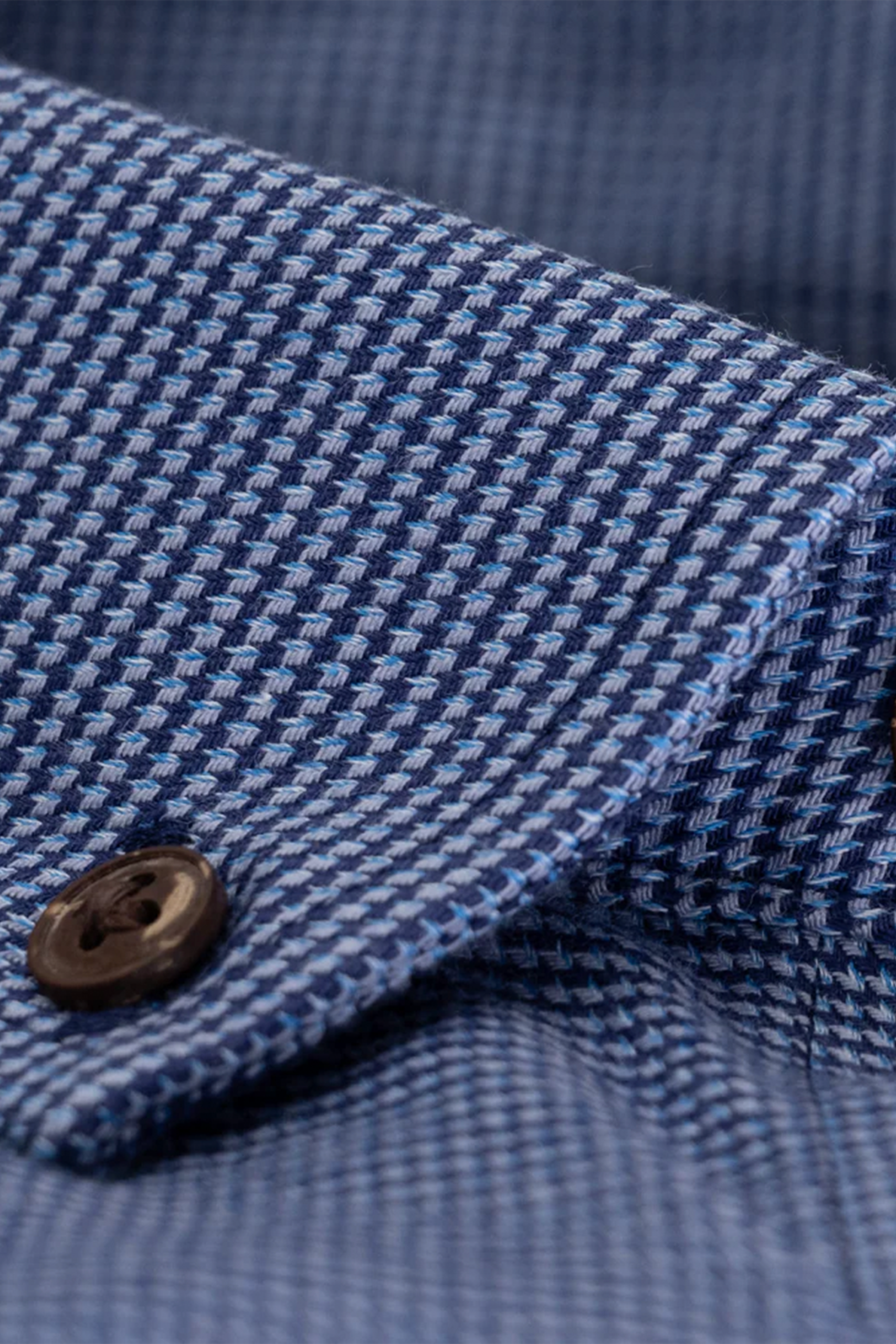 untuck_able_-Blue-Puppytooth-4.png