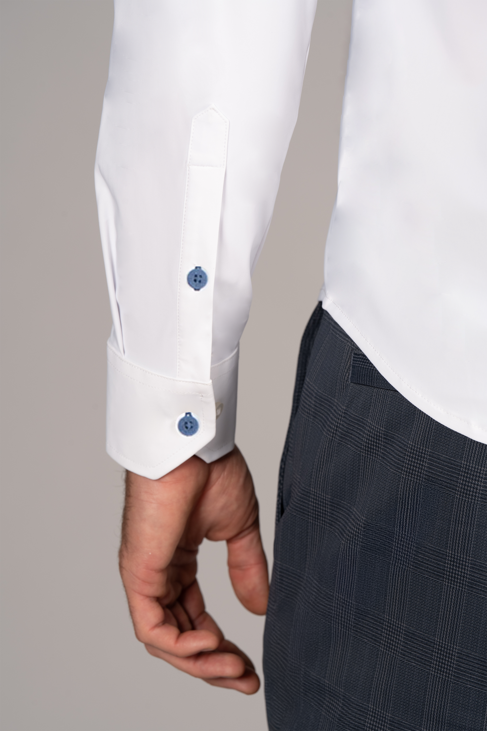 white_blue_contrast_BEP005_D1_2025.png